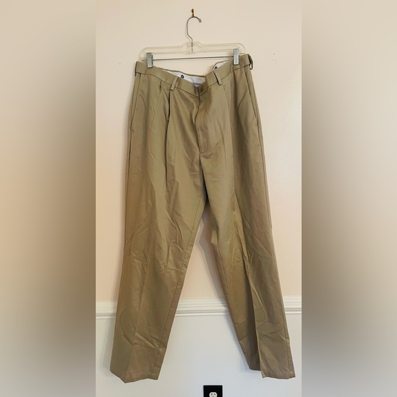 Men's Haggar® Work to Weekend Khaki Cargo Pants Size 40x34 - Picture 1 of 9